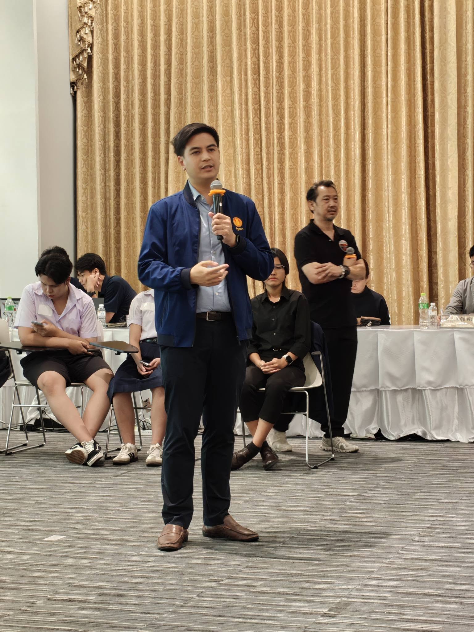 "ละคอนการศึกษา ตอน ปฏิบัติการเล่นแร่แก้กฎ ทวงสิทธิ และสวัสดิการนักเรียนไทย"